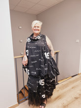 Load image into Gallery viewer, Kleid Longtunika von Mädchenglück in Schwarz Weiß und Rot Schwarz bis Gr 58/60
