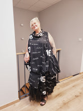 Lade das Bild in den Galerie-Viewer, Kleid Longtunika von Mädchenglück in Schwarz Weiß und Rot Schwarz bis Gr 58/60
