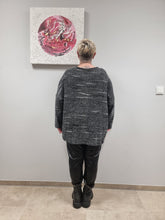 Lade das Bild in den Galerie-Viewer, Mädchenglück Pullover in 2 Größen Grau Schwarz Weiß
