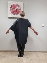 Load image into Gallery viewer, Longtunika Kleid von CN-G mit abnehmbarer Kette und Satineinsatz

