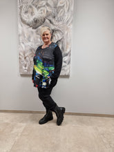 Lade das Bild in den Galerie-Viewer, Tunika von CN-G aus Jersey mit Buntem Motiv in 3 Größen bis Gr 60
