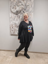 Lade das Bild in den Galerie-Viewer, Tunika aus Jersey von CN-G mit Motiv in 3 Größen bis Größe 60
