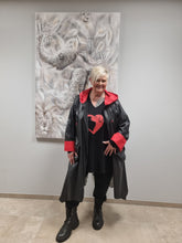 Lade das Bild in den Galerie-Viewer, CN-G Regenmantel mit Motiv Hund in 3 Größen bis Gr 58/60
