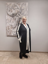 Lade das Bild in den Galerie-Viewer, Kleid 2 Teiler CN-G mit separatem Schal Accessoire in 4 Größen bis Gr 58
