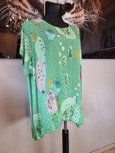 Load image into Gallery viewer, Asymmetrisch geschnittene Viskose Bluse in 2 Farben
