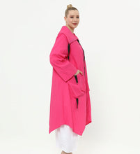 Load image into Gallery viewer, Sommer Trenchcoat in pink von unserem Label Mädchenglück bis Größe 58
