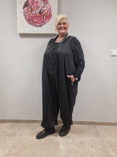 Lade das Bild in den Galerie-Viewer, Jumpsuit von Mädchenglück in schwarz bis Größe 62
