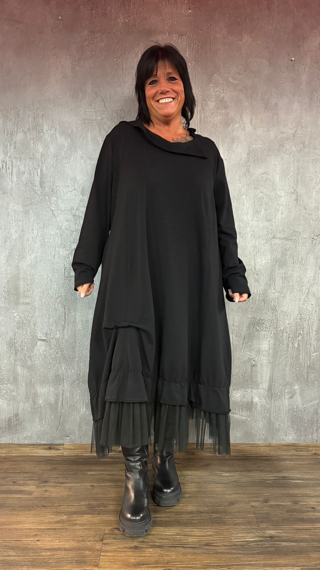 Mädchenglück Kleid mit Tüllabschluss in Schwarz bis Größe 62