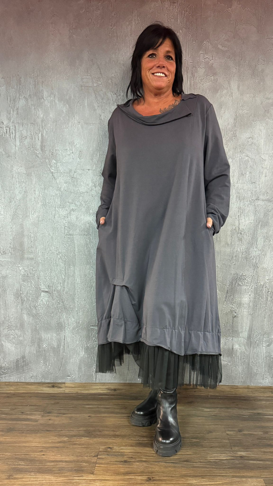 Mädchenglück Kleid mit Tüllabschluss in Grau bis Größe 62