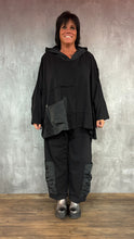 Lade das Bild in den Galerie-Viewer, Mädchenglück Hoodie Einheitsgröße in Schwarz - Onesize/ Oversized
