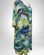 Lade das Bild in den Galerie-Viewer, Kleid aus Rayon Viskose von Mädchenglück tollem Muster in 3 Farben und 6 Größen bis Gr 60
