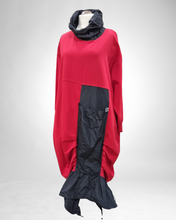 Load image into Gallery viewer, Mädchenglück Kleid Kollektion 2022/23 in 3 Größen und 2 Farben Schwarz und Rot mit Taft
