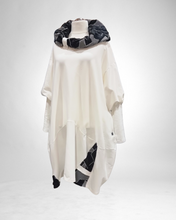 Lade das Bild in den Galerie-Viewer, Mädchenglück Kleid Longtunika mit Jacquard Kragen in Weiß / Ecru
