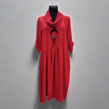 Load image into Gallery viewer, Kleid Mädchenglück in 3 Farben Grau Rot und Schwarz bis Größe 58/60
