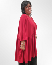 Lade das Bild in den Galerie-Viewer, CNG Oversized Tunika aus Viskose Jersey Gr 40 bis 64 in Rot
