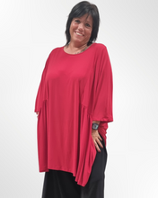 Lade das Bild in den Galerie-Viewer, CNG Oversized Tunika aus Viskose Jersey Gr 40 bis 64 in Rot
