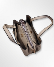 Load image into Gallery viewer, Tasche Beige mit Henkel und abnehmbaren Riemen
