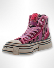 Lade das Bild in den Galerie-Viewer, Rebecca White Sneaker Zebra Velvet Fuchsia
