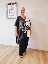 Load image into Gallery viewer, Tunika Shirt CN-G Schwarz 9620 in Schwarz Weiß mit Muster
