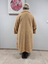 Lade das Bild in den Galerie-Viewer, CN-G Teddy Mantel in Camel 4 Größen bis Größe 62
