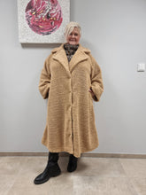 Lade das Bild in den Galerie-Viewer, CN-G Teddy Mantel in Camel 4 Größen bis Größe 62
