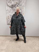 Load image into Gallery viewer, Kleid von unserem Label Mädchenglück in 2 Größen bis Größe 62
