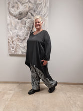 Lade das Bild in den Galerie-Viewer, Mädchenglück Long Tunika in 4 Größen Schwarz bis Größe 62
