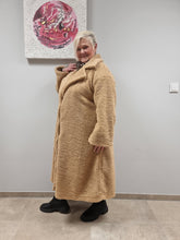 Lade das Bild in den Galerie-Viewer, CN-G Teddy Mantel in Camel 4 Größen bis Größe 62
